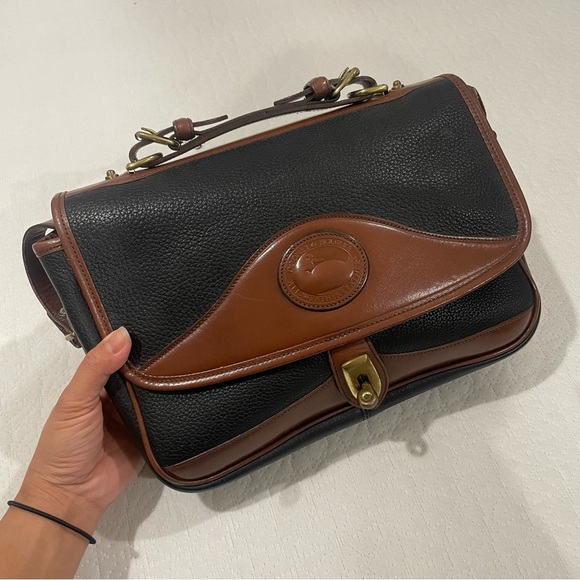 Vintage Dooney & Bourke AWL Carrier Shoulder Bag in Black with Burnt Cedar trim - Picture 1 of 14
